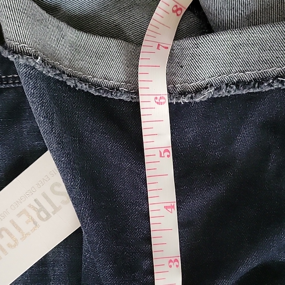 Levi's Denizen Low Rise Boy Shorts, Love Stretch 2/3. NWT - Picture 13 of 16